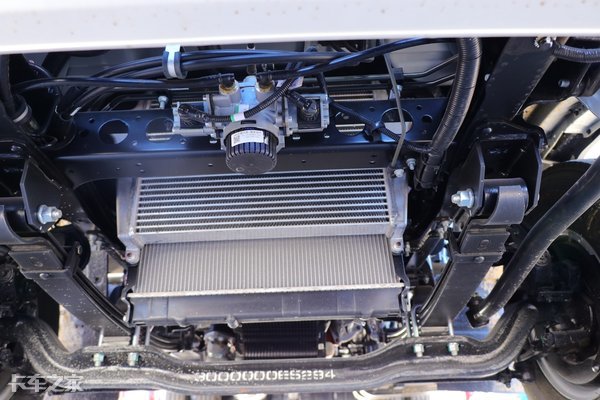 云内德威d25轻卡,云内d25发动机配法士特8挡轻卡