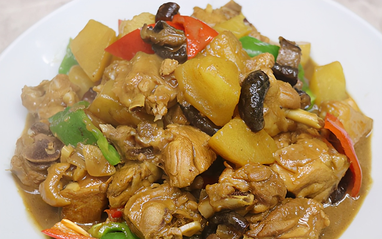 热门黄焖鸡这样做鲜嫩不柴,美味黄焖鸡简单易做又下饭