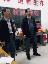 有这样的班主任你还敢逃学吗,有这样一个班主任