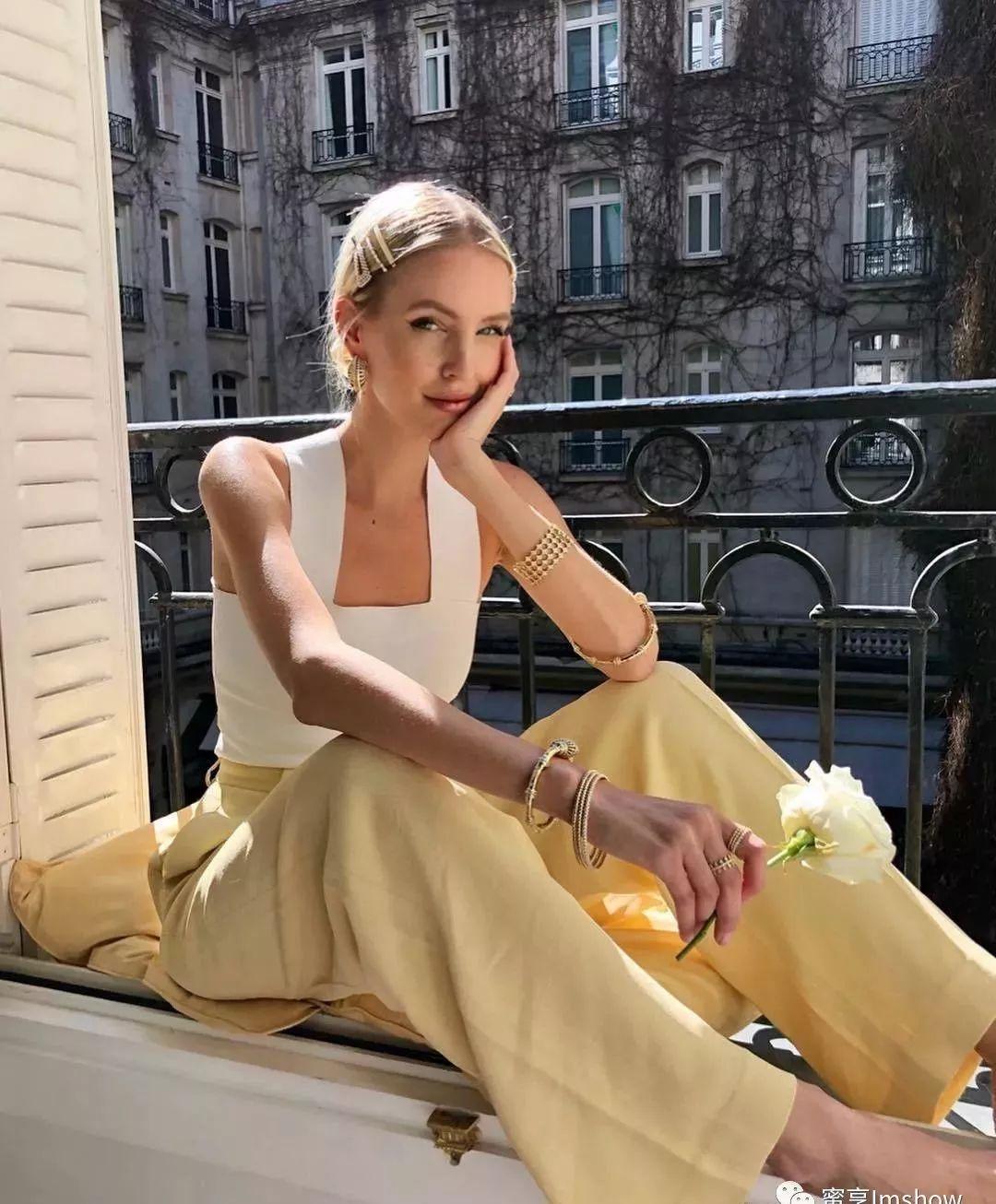 7种时尚又有品位的饰品搭配方法,百搭不过时的饰品有哪些