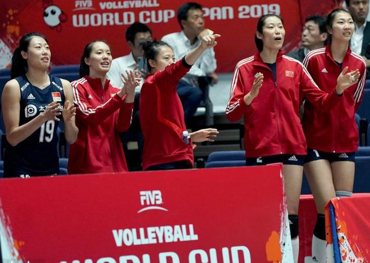 给面儿！非洲冠军输球也开心，两大劲敌遭阻击这两队在暗助女排