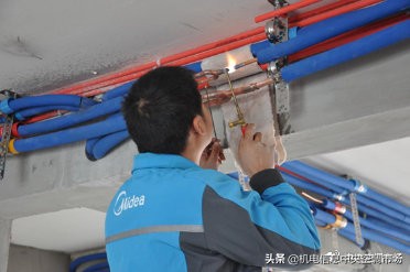 美的中央空调领航者三代有几款,美的领航者二代中央空调外机