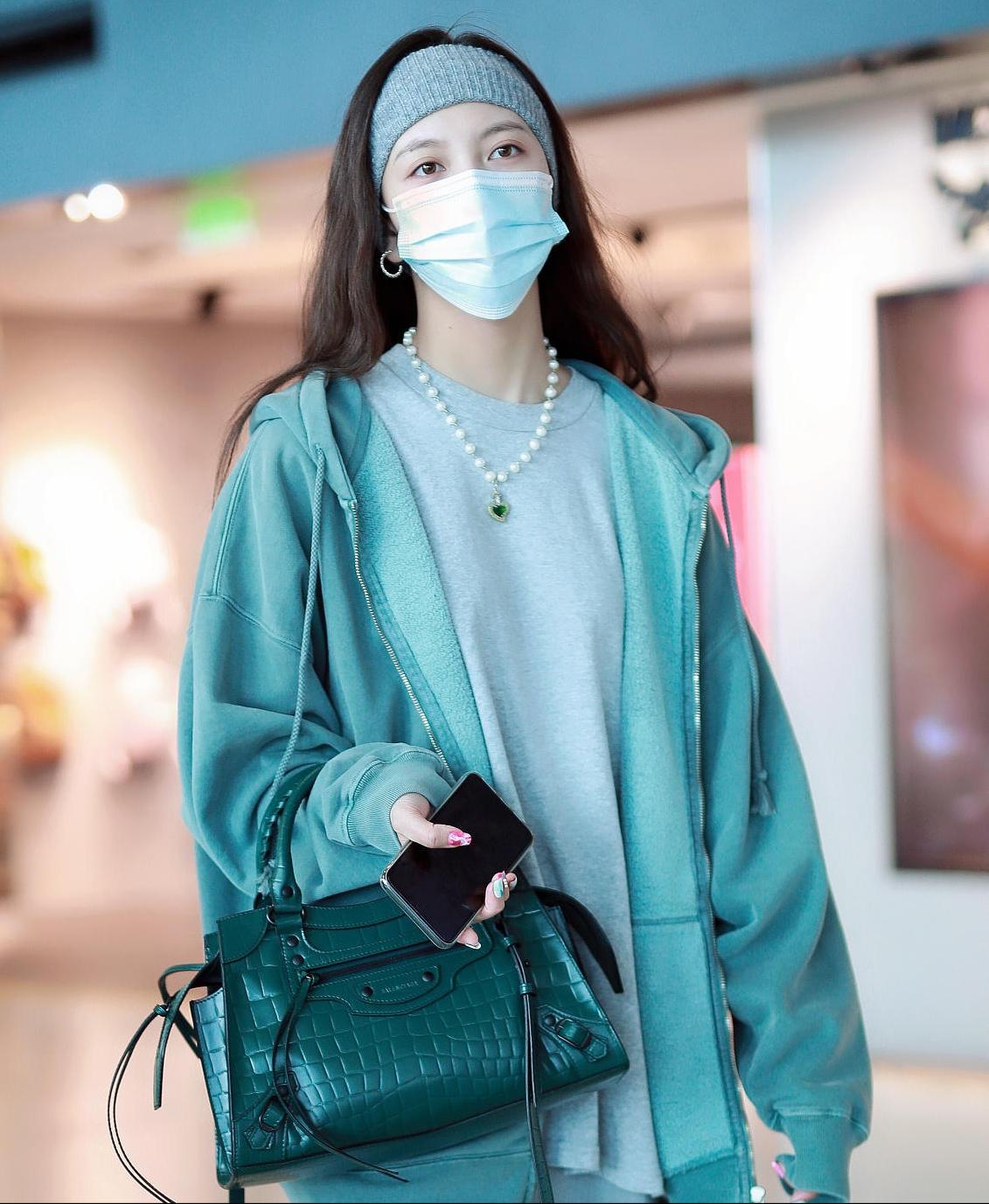 发带带来女神气质,明星戴过的发带