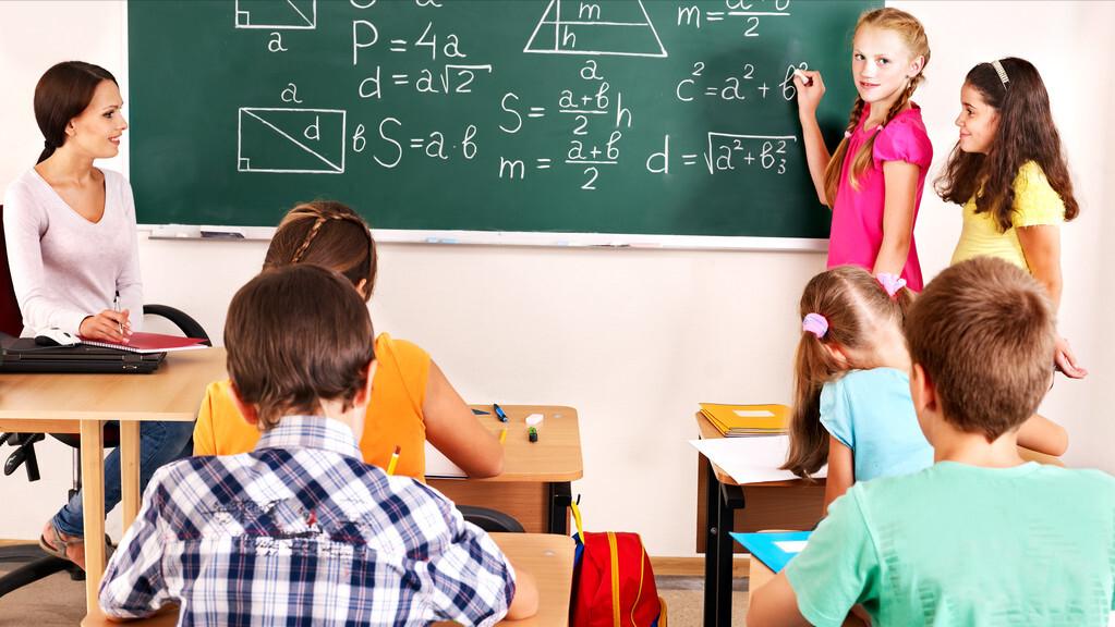 初中分快班和慢班吗,初中分班要挑老师吗