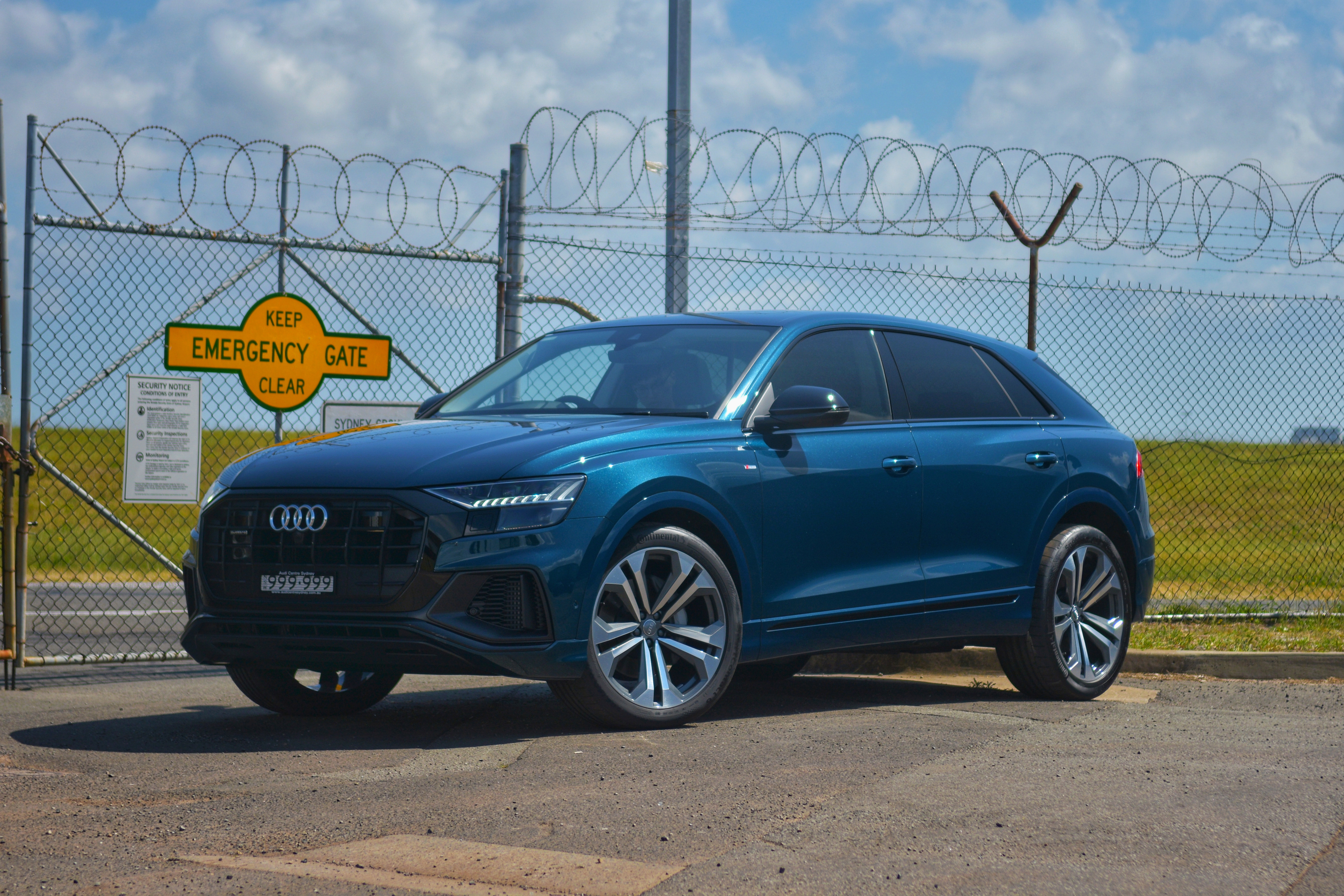 奥迪q8名场面,奥迪q855tfsi价格多少钱