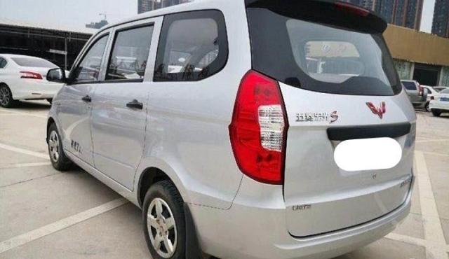 新五菱宏光s口碑及评价,五菱宏光s有多豪华