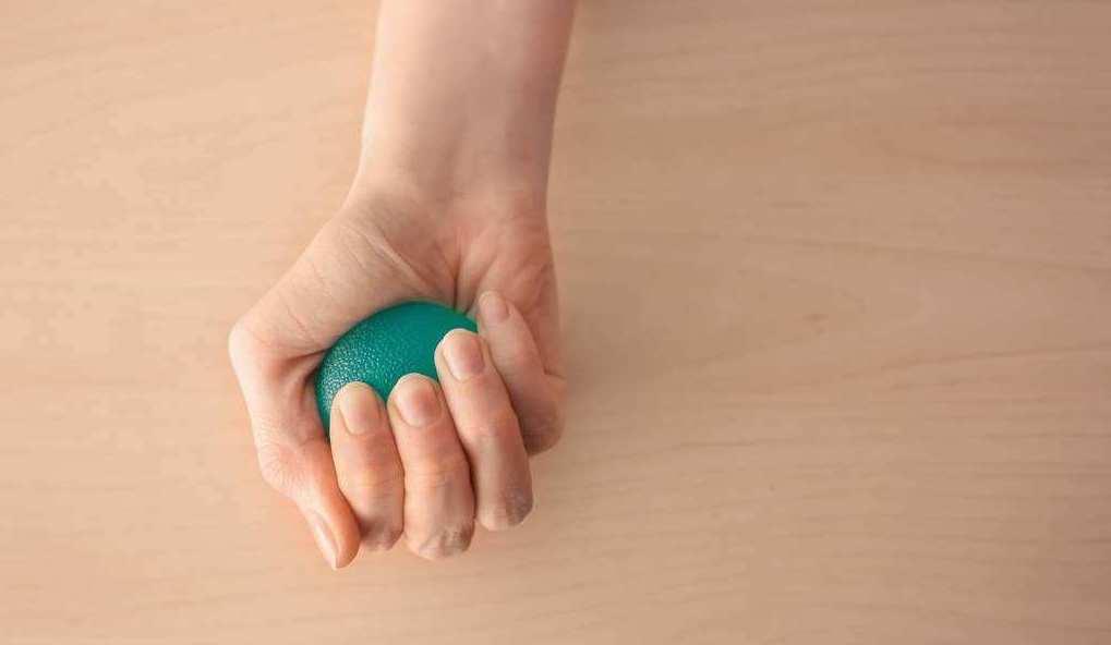 手指康复运动操,运动手指挫伤