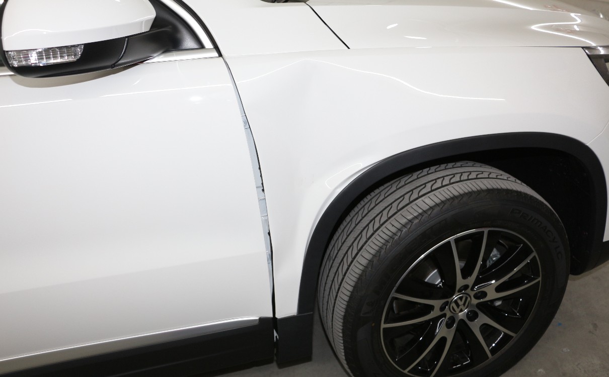 汽车钣金修复与无痕修复价格区别,车身无痕凹坑修复多少钱