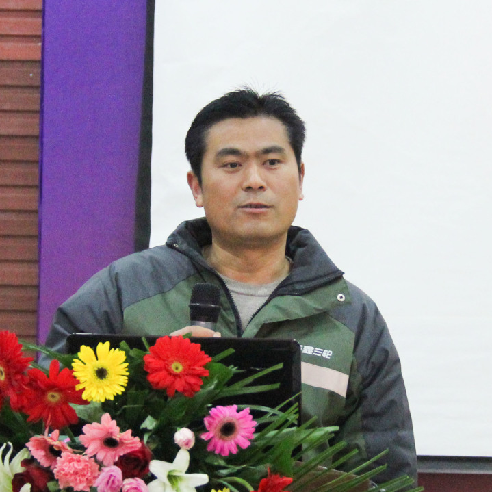 隆鑫致敬奋斗者,隆鑫动力摩托