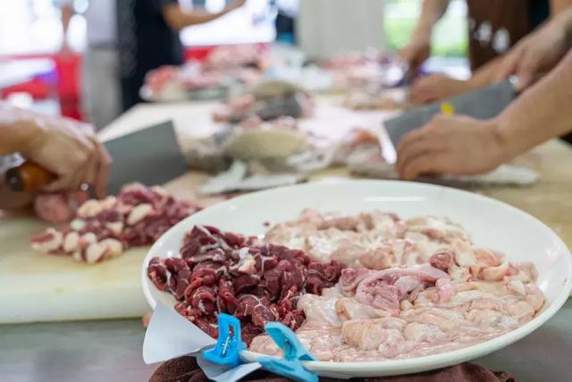 用3年干倒周边牛杂店！柳州80后“牛杂王”的逆袭之路