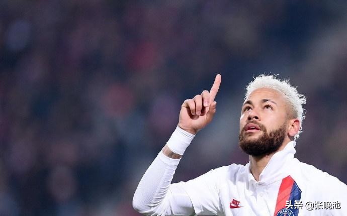 巴黎圣日耳曼比赛中场时得知科比逝世,内马尔进球后3连手势致敬