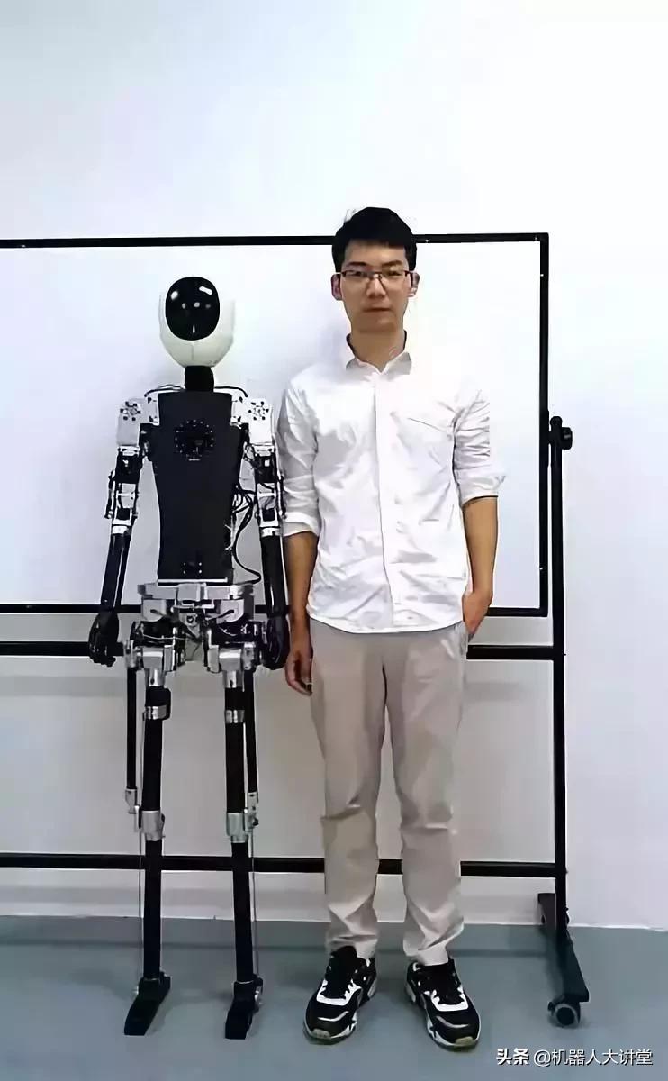 中国有双足机器人吗,中国人工智能双腿机器人
