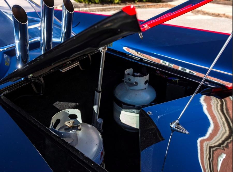 布鲁斯韦恩的蝙蝠车,布鲁斯韦恩开蝙蝠车