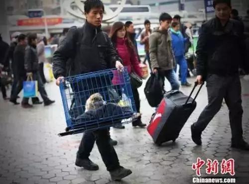 女子机场安检被查,女子机场被抓