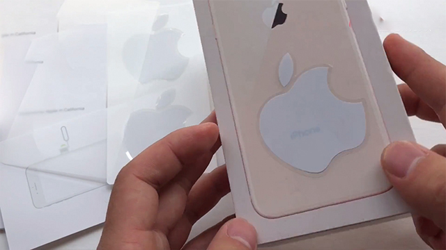iphone包装盒贴纸顺序不一致,iphone手机包装外面有贴纸正常吗