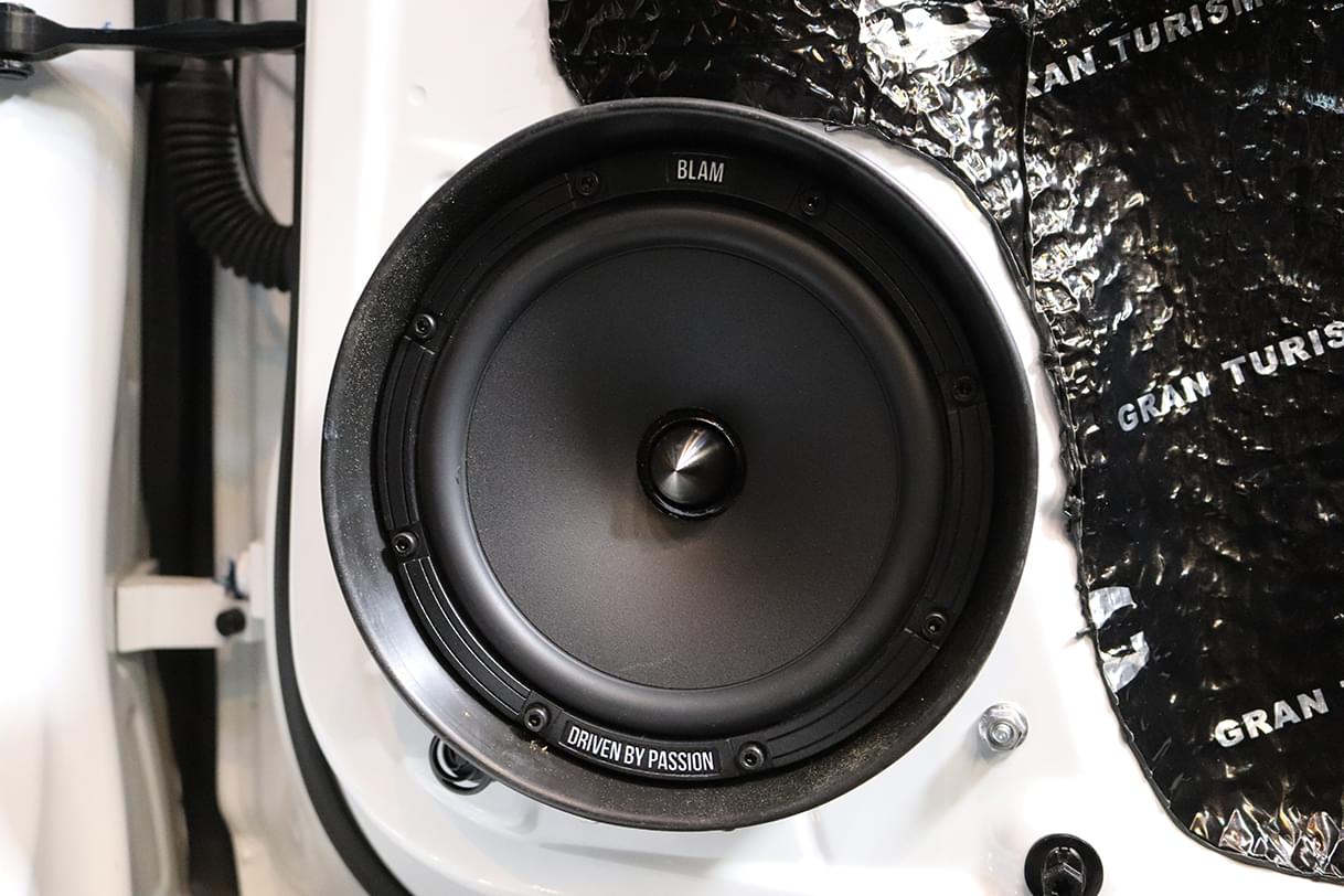 深圳汽车音响改装效果试听,深圳速腾汽车音响改装