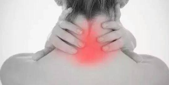 左边脖子总是跳跳疼,脖子锁骨处总是阵疼是什么原因