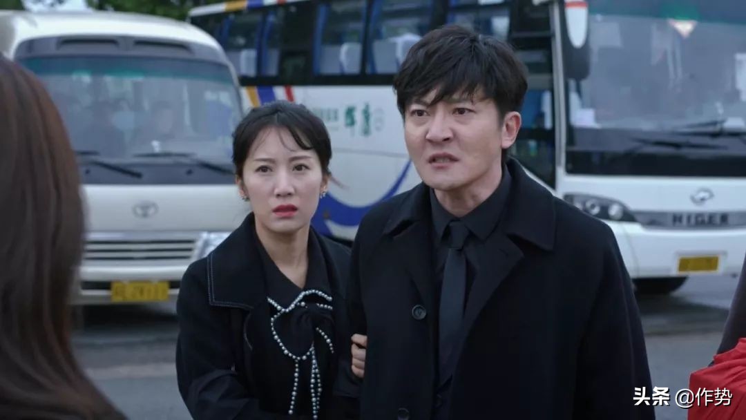 打开《挺好的》苏明玉两位嫂子的衣橱，二嫂穿的竟是国际大牌？