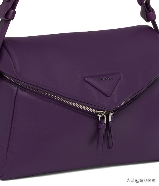 prada新款刺绣宽肩带,prada三角徽标外套