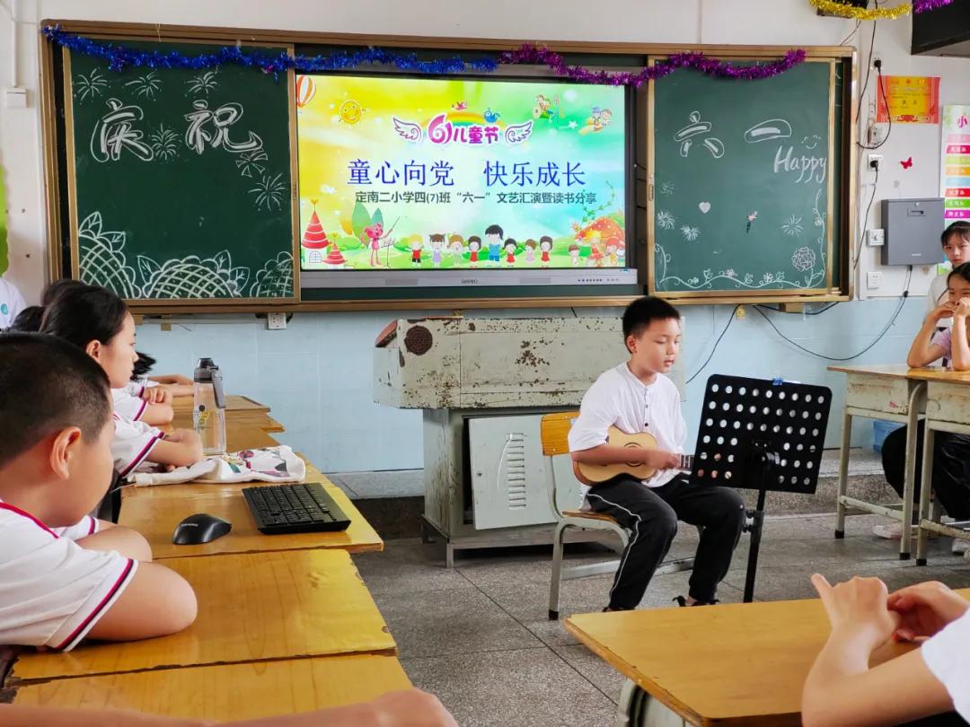 儿童庆祝建党100周年文艺汇演,庆祝建党百年文艺演出儿童合唱