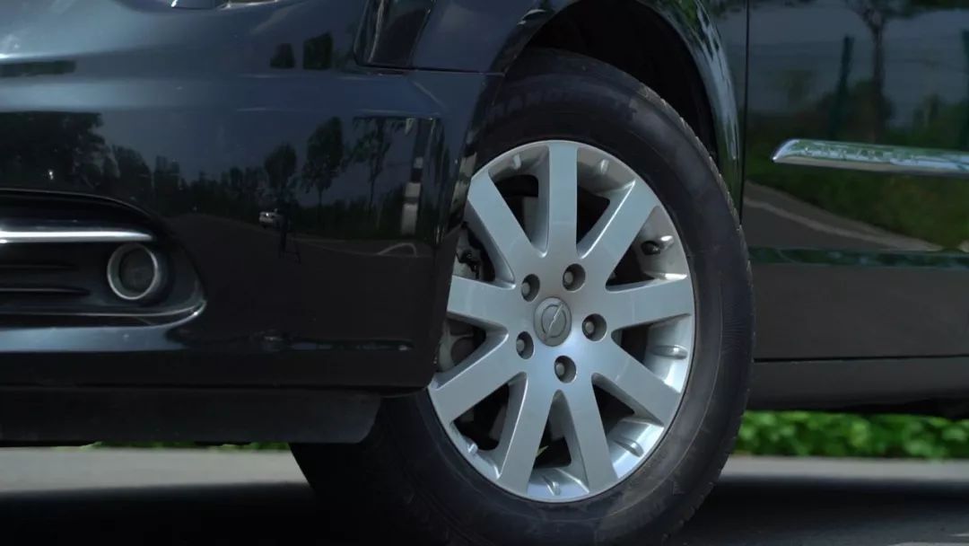 16万的豪华MPV动力充足面子管够，颠覆了我对美系车的看法