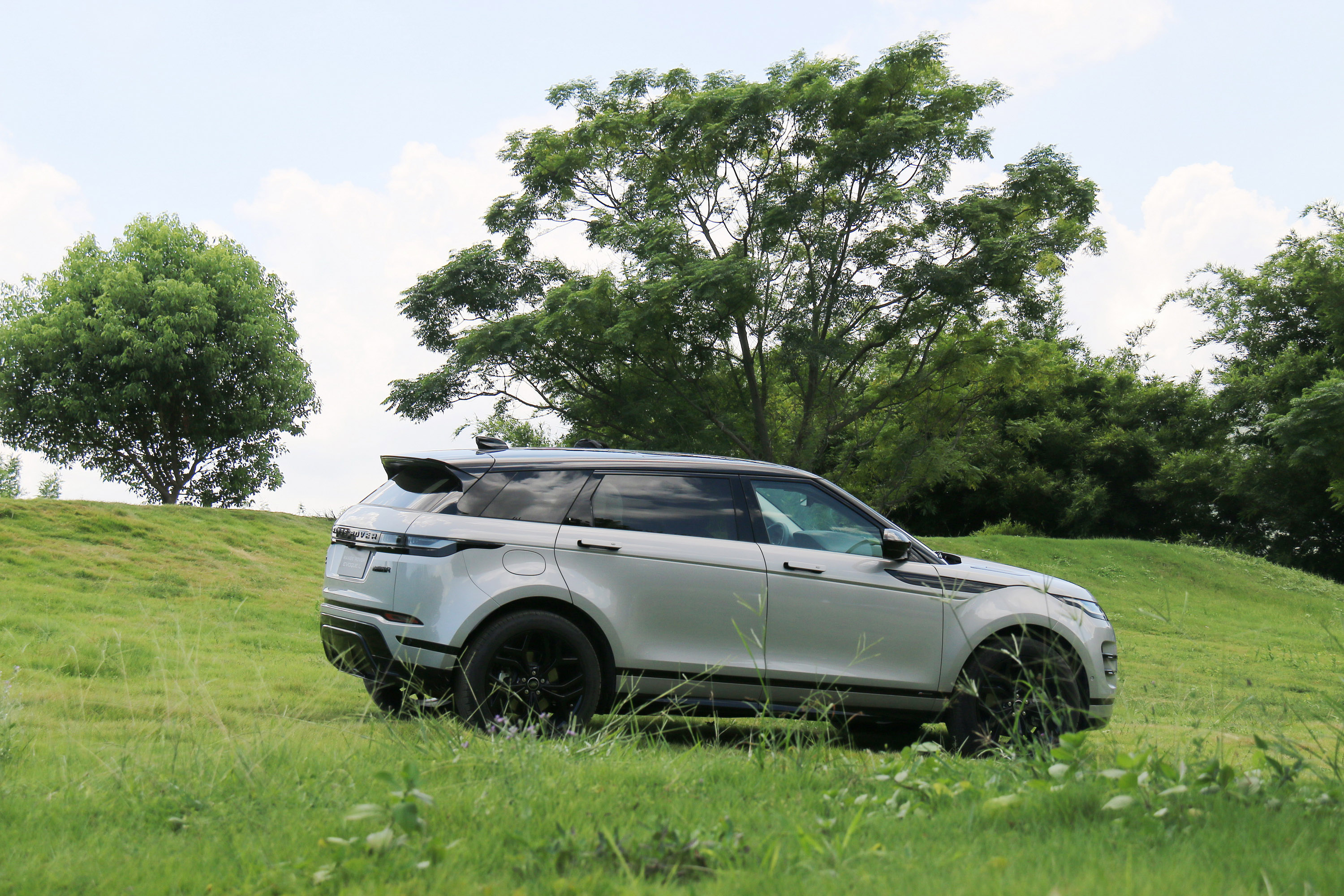 路虎揽胜极光l怎么样值得购买吗,2022路虎揽胜极光l值得买么