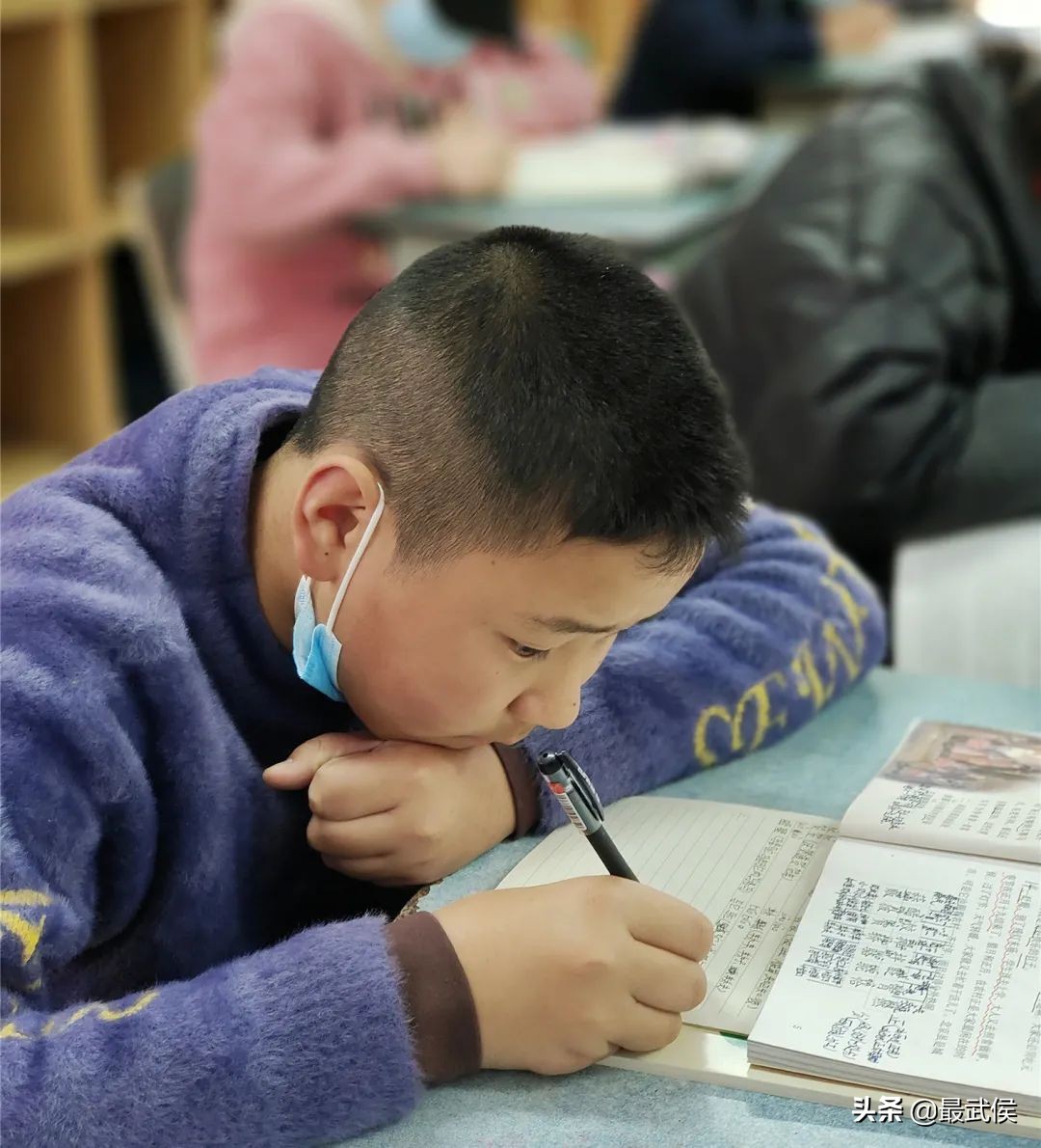 孩子开学生活步入正轨视频,开学后的校园生活