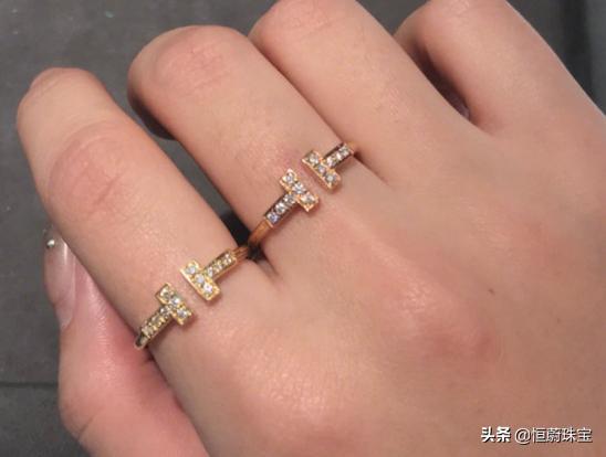 卡地亚love戒指哪款最经典,卡地亚love戒指在实体店多少钱