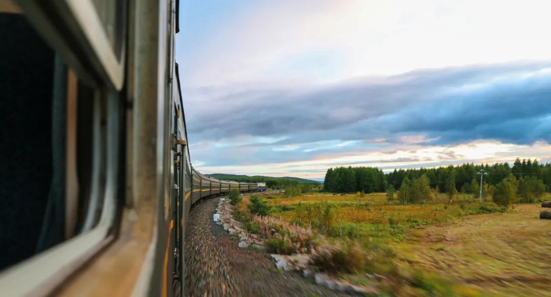 中国最贵火车行程,这趟火车创下四个中国铁路之最