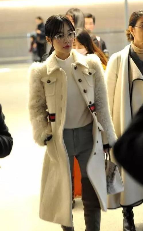 李小璐外套羽绒服,李小璐衣服20万