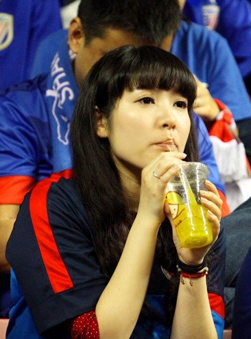 足球运动员喜欢的女孩,喜欢足球的女孩