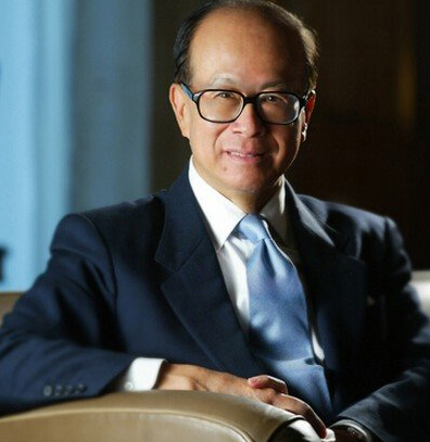 本是美艳无双的长相，却甘愿成为富豪们的“猎物”，耗尽青春