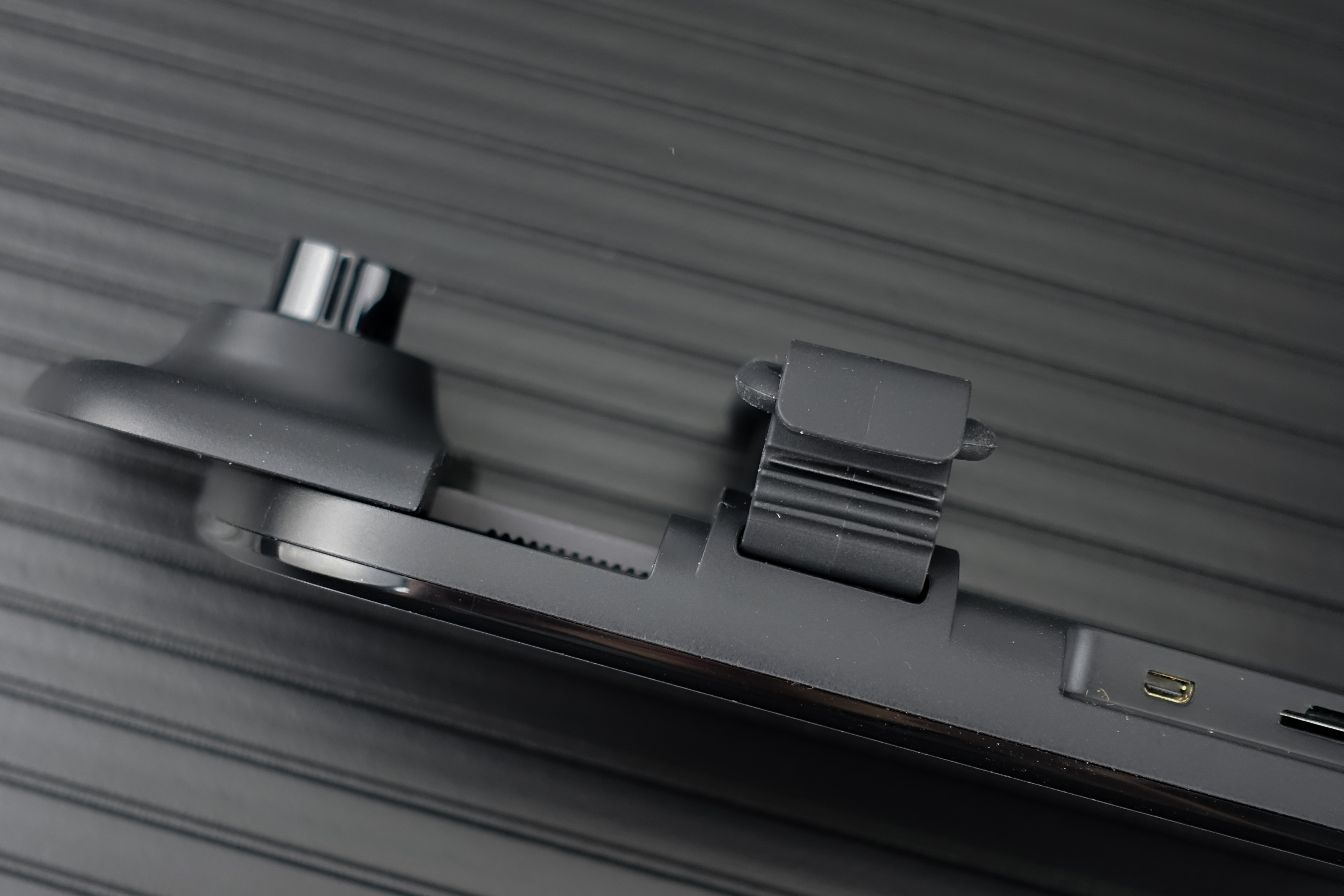 雨天流媒体摄像头看不清,前后双摄记录仪雨天效果