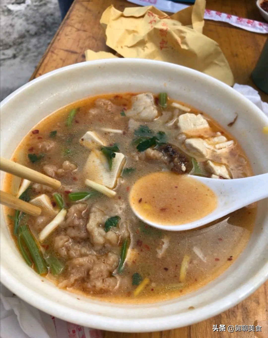 曹县哪家杂烩菜最好吃清真,山东曹县大锅烩菜饭店顾客爆满