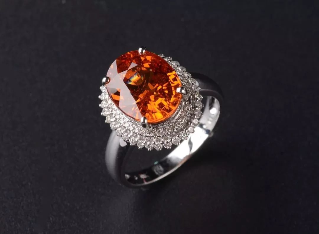 招财色暖色系,招财金什么颜色