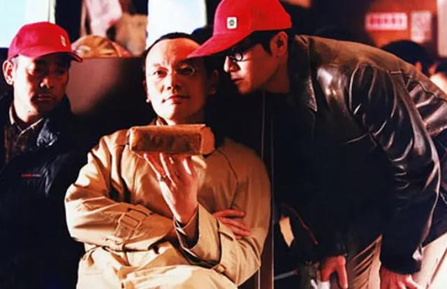 刘德华对冯小刚说：输给周星驰不丢人！回顾2004年那场巅峰对决