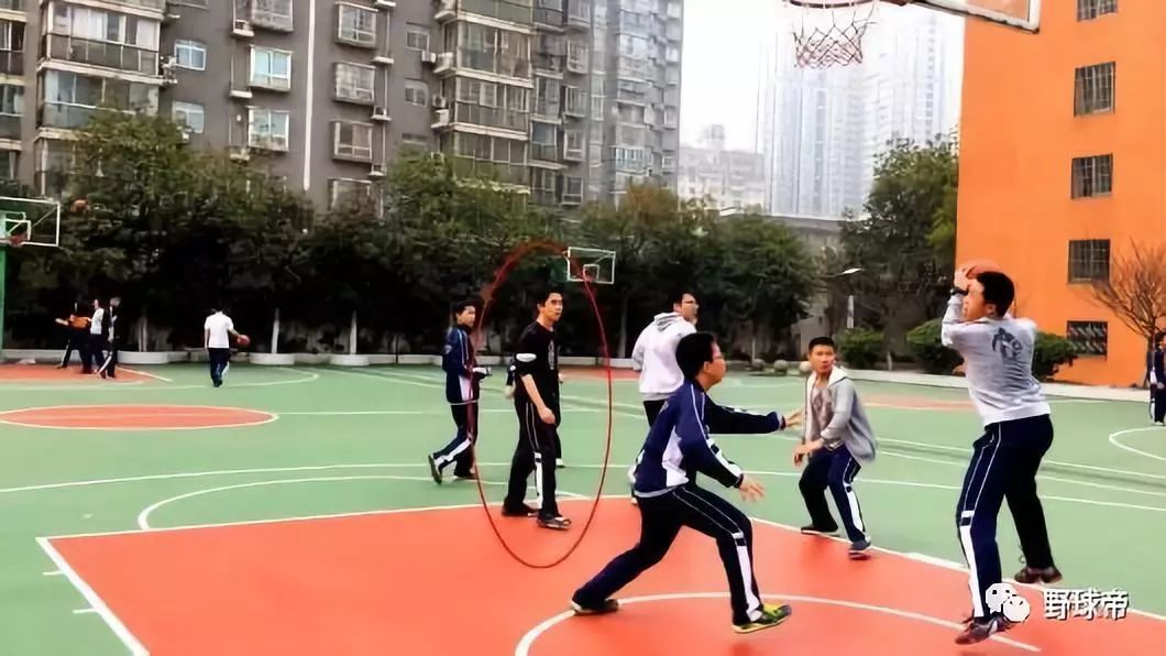 只有一个人的球队，为何让每一个人泪流满面？