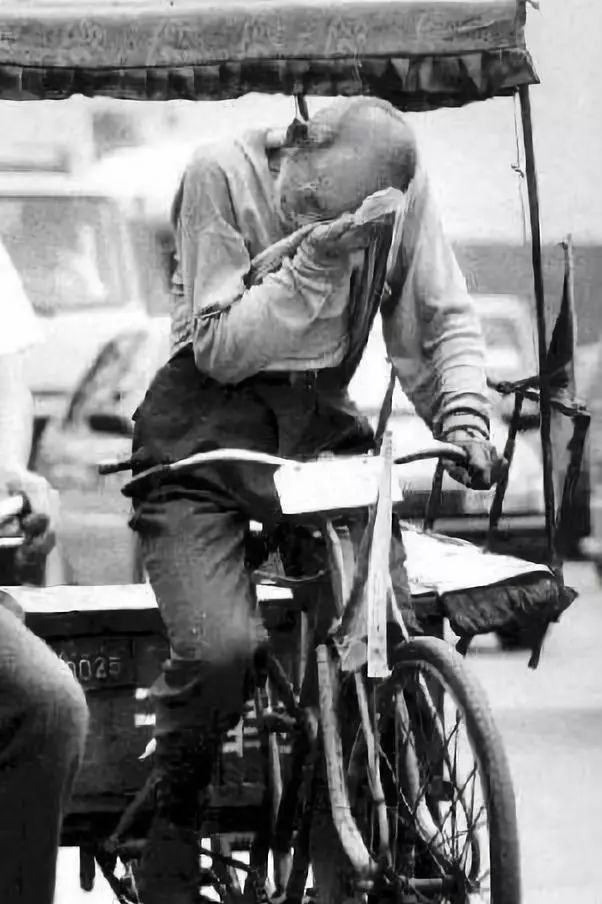 还记得曾经让你泪流满面的照片吗,还记得那个让你刻骨铭心的女孩吗