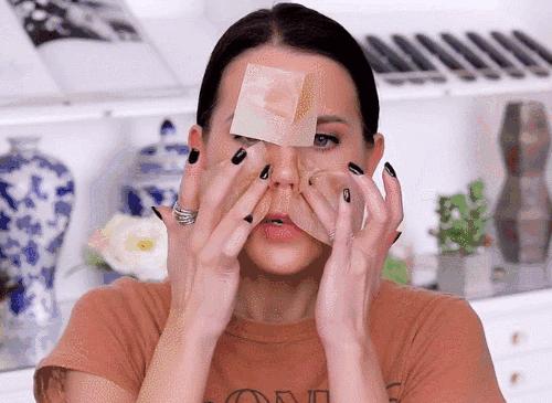 为什么有人化完妆皮肤发亮,妆感油腻是怎么回事