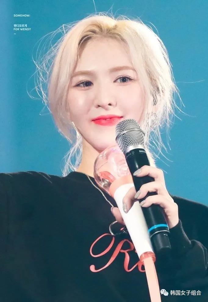 女团爱豆同款披头发,盘点最适合粉发的韩国女爱豆