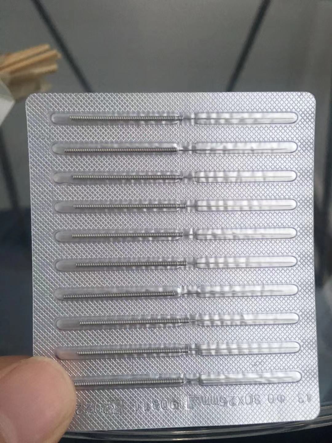 医院针灸没扎完能退吗,医院里针灸为何不管拔针