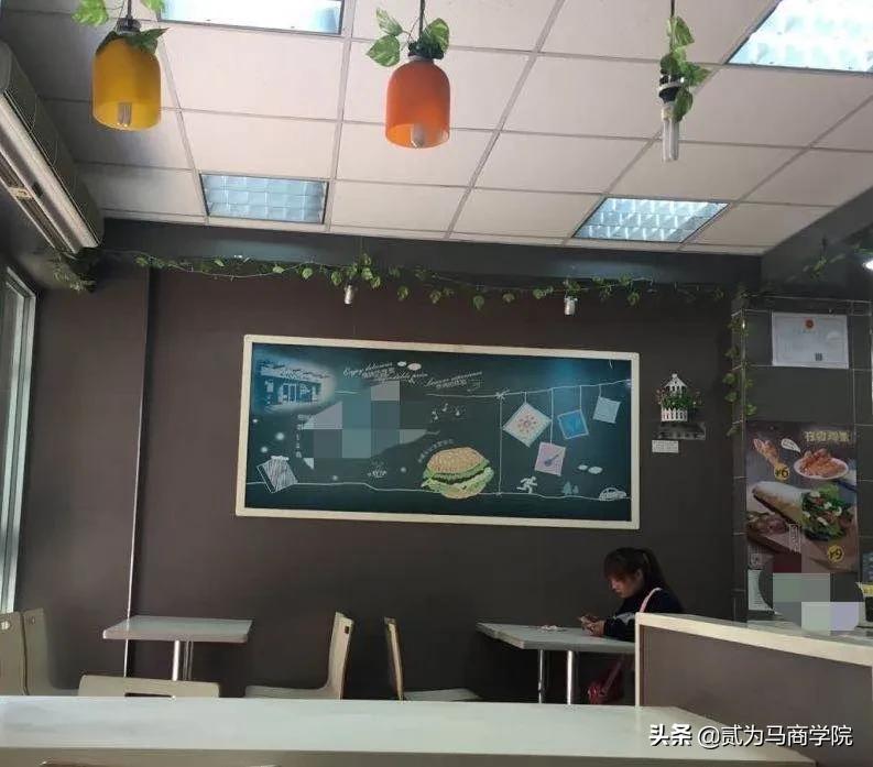 现在县城餐饮店生意差得厉害,县城炸鸡店怎么样