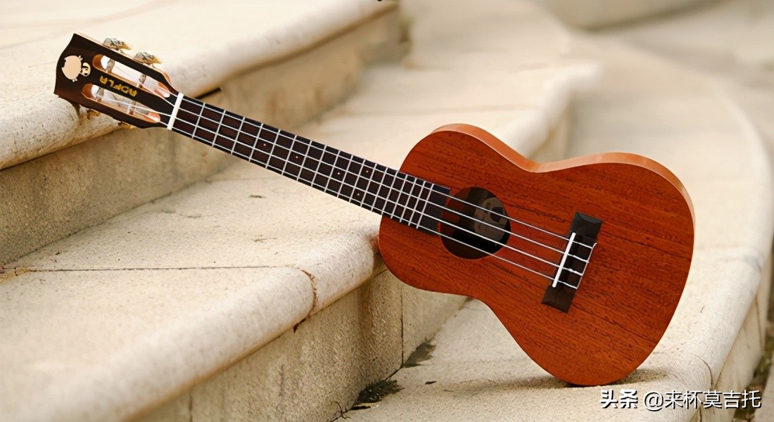 100块钱性价比最高的尤克里里,500元内公认手感最好入门吉他