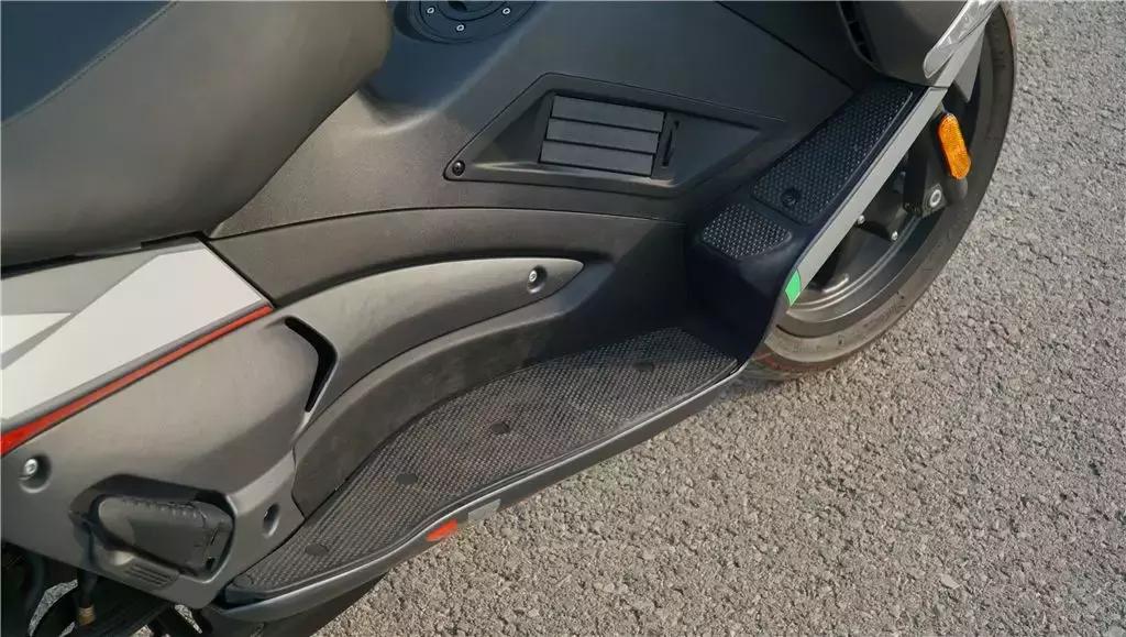 鍜宻rmax300鍚岀骇鐨勮溅,srmax300楠戣鎰熷彈