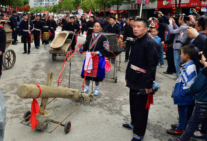 台江苗族姊妹节巡游,台江苗族姊妹节苗族服装