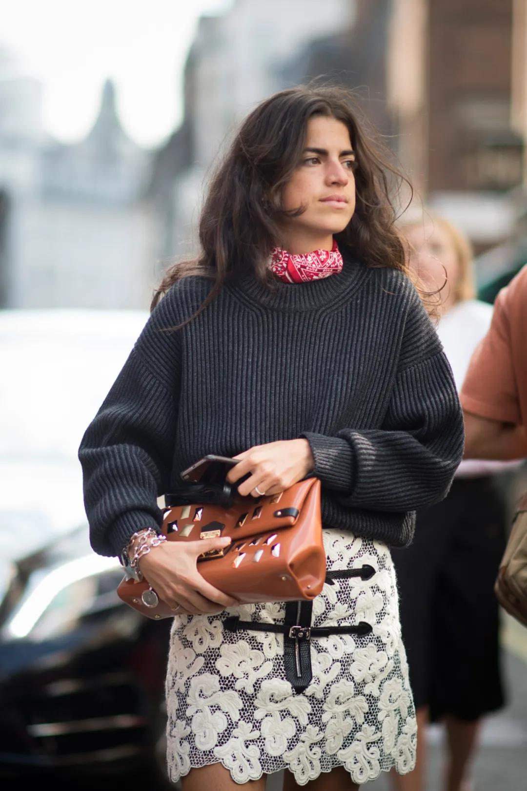 小方巾各种系法时尚,小方巾的10种最美系法配大衣