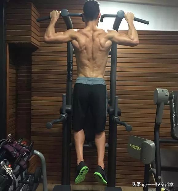 c罗痛哭致敬,c罗的自律已达到让人恐怖的程度