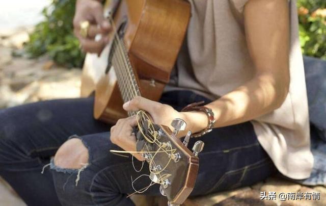 能文能武！读懂吴京与吉他之间的音乐故事
