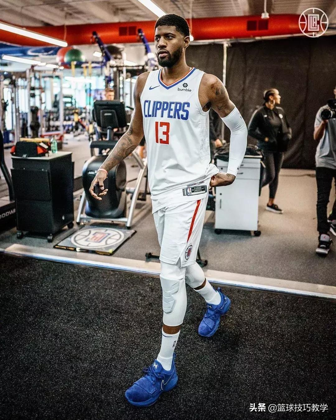 锡安首秀球鞋,锡安威廉姆斯球鞋动图