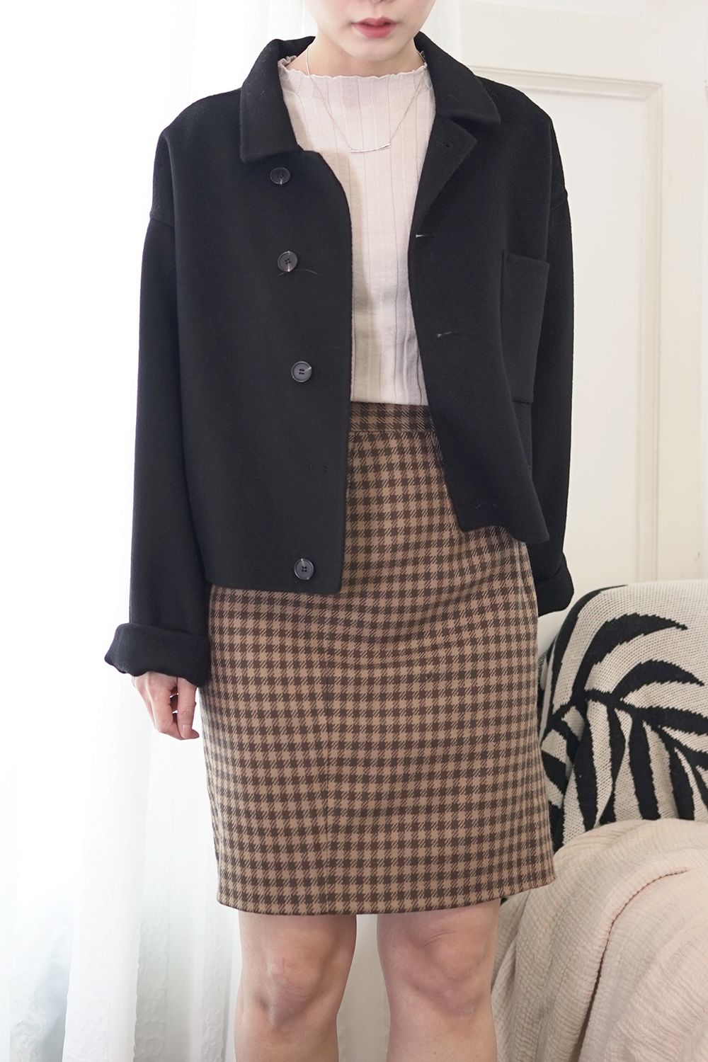 杏色大衣内搭什么颜色毛衣好看,深蓝色大衣内搭什么颜色的毛衣